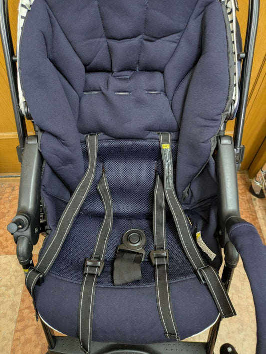 【深草店】 ベビーカー Combi ハンディ オート4キャス コンビ