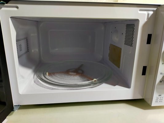 【サテライト】 電子レンジ ヤマダ電機 17L YMW-M17JW6
2022年製