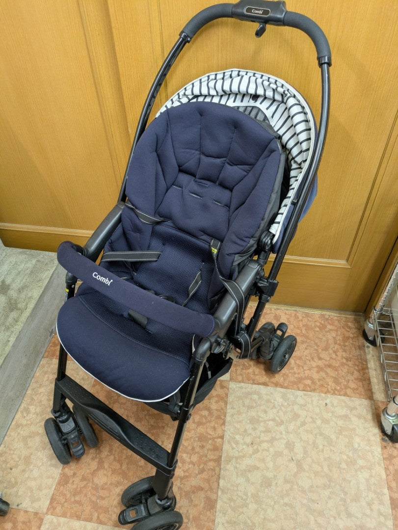 【深草店】 ベビーカー Combi ハンディ オート４キャス コンビ