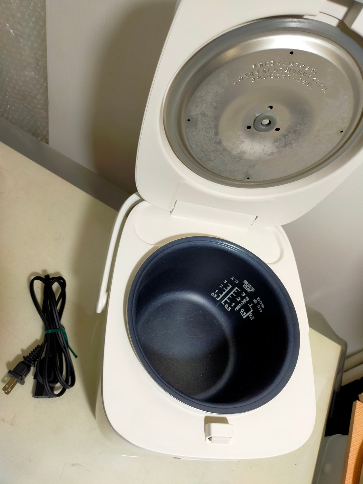 【サテライト】 炊飯器 ニトリ 3合炊き BN201WH  2022年製
