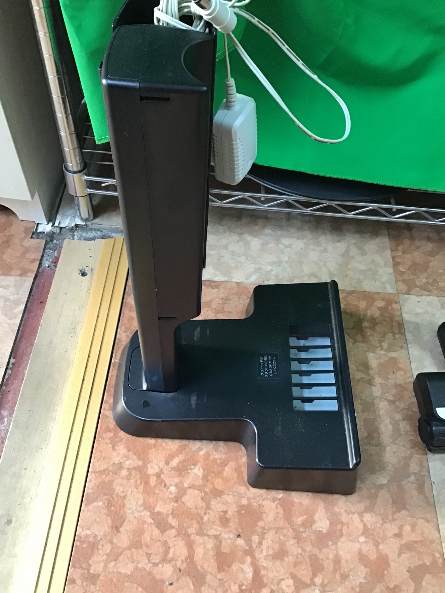 【深草店】 【掃除機+ダストパックセット】 アイリスオーヤマ 掃除機 紙パック式スティッククリーナー 軽量 1.6kg モップ付き KIC-SLDCP6  2020年製年製