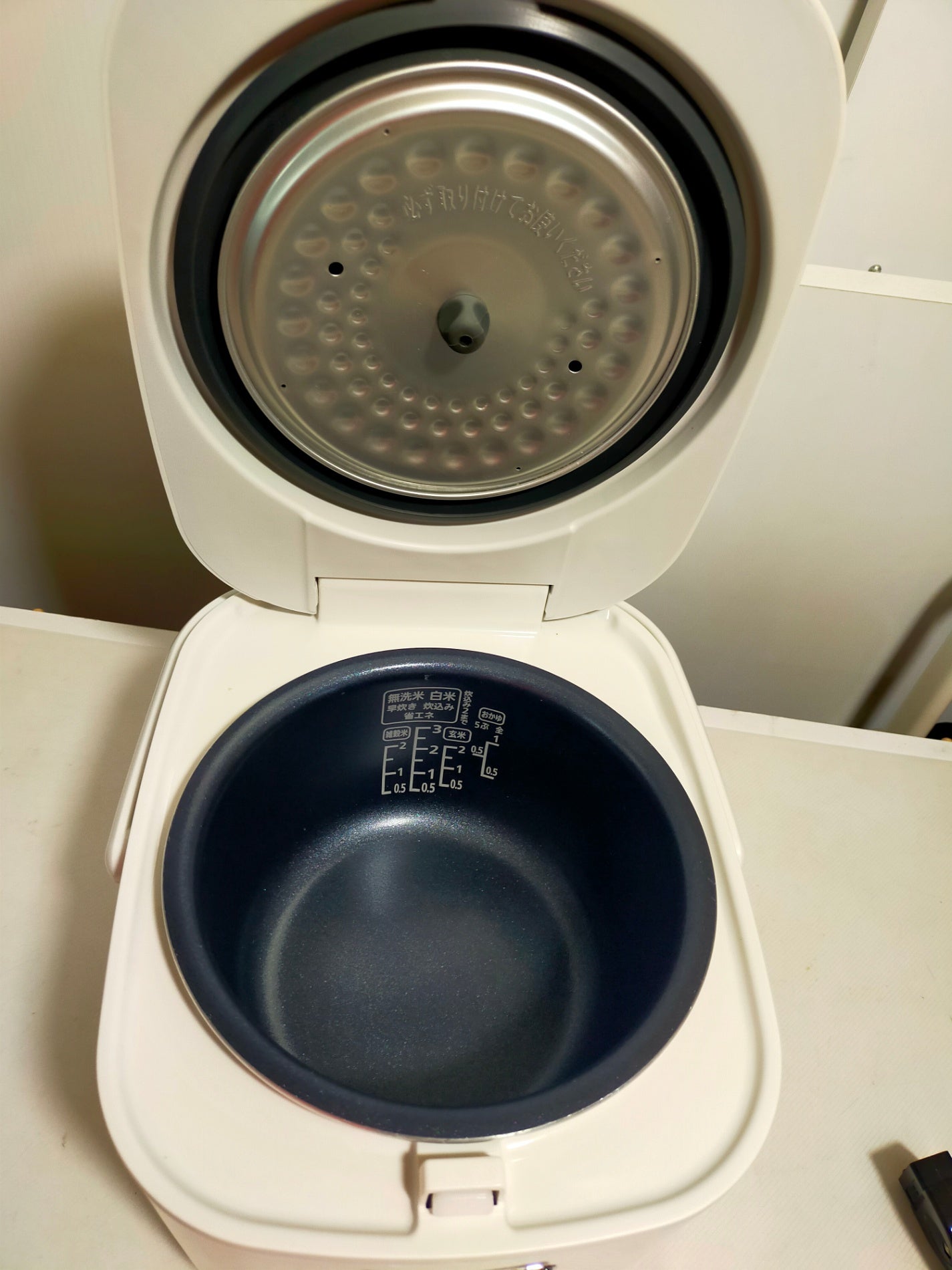 【サテライト】 炊飯器 アイリスオーヤマ 3合炊き RC-ME30-W  2021年製