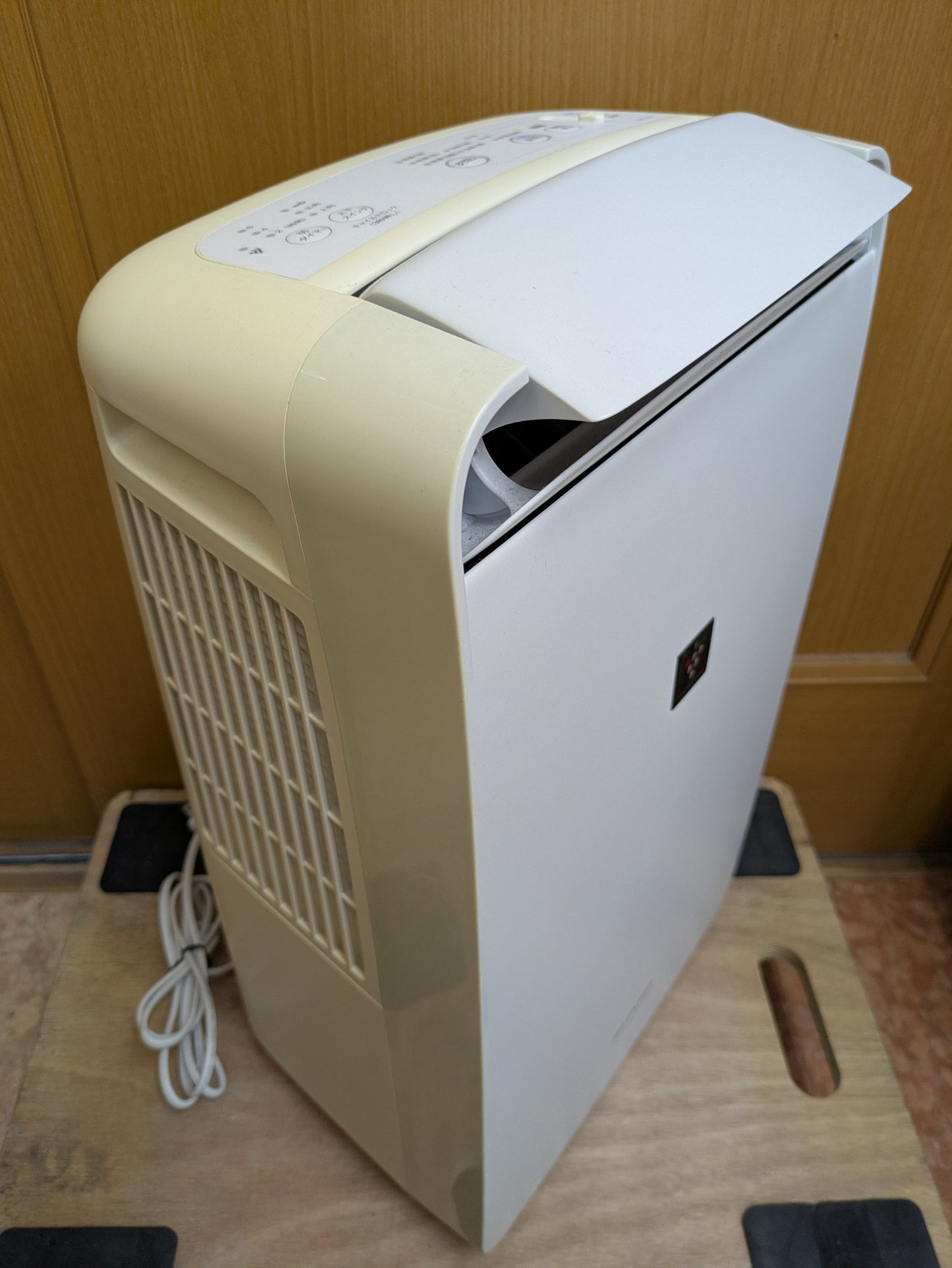 【深草店】 SHARP 冷風・衣類乾燥除湿機 コンパクトクール CM-L100  2020年年製