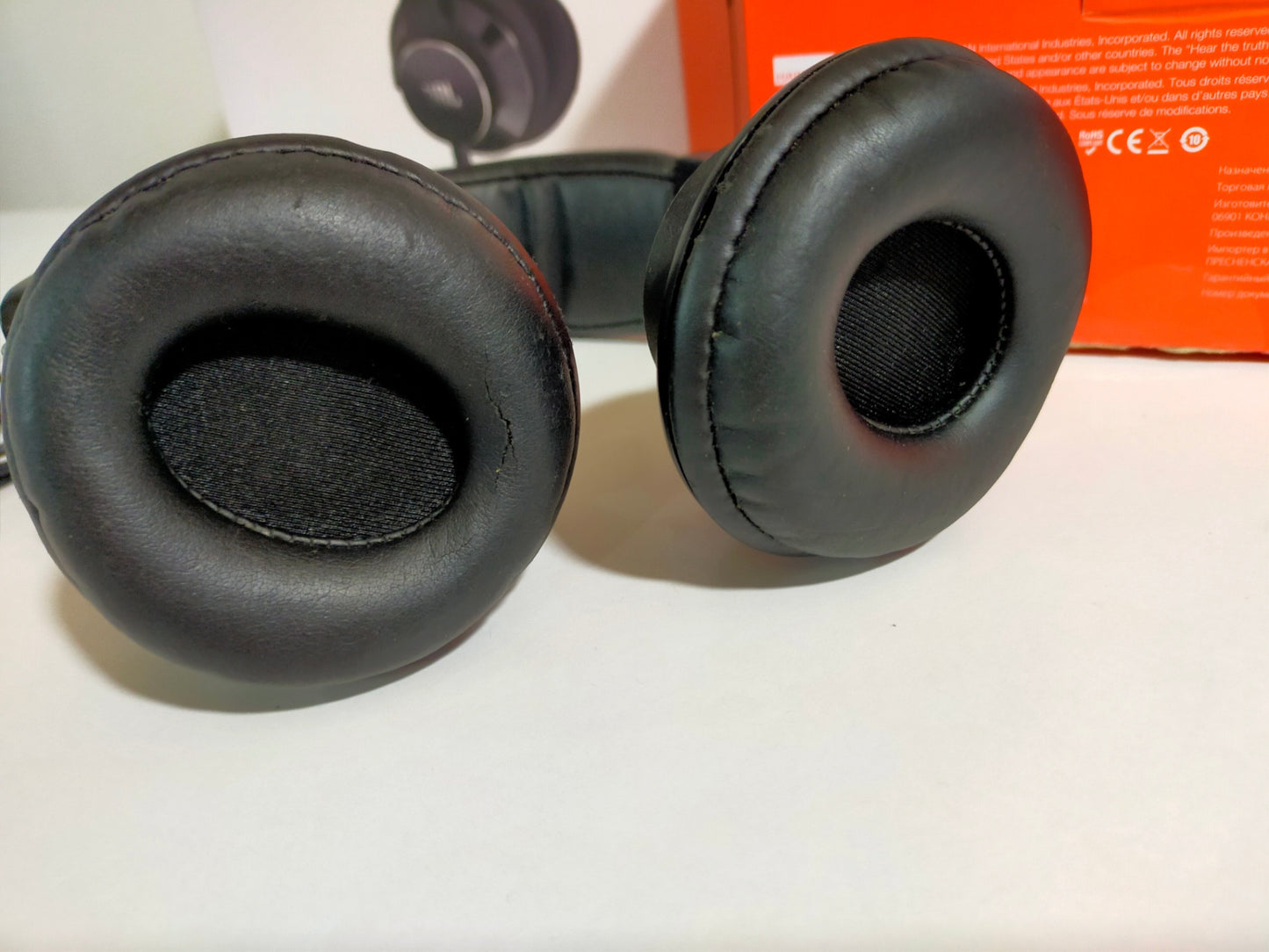 【サテライト】 ヘッドホン JBL BassLine