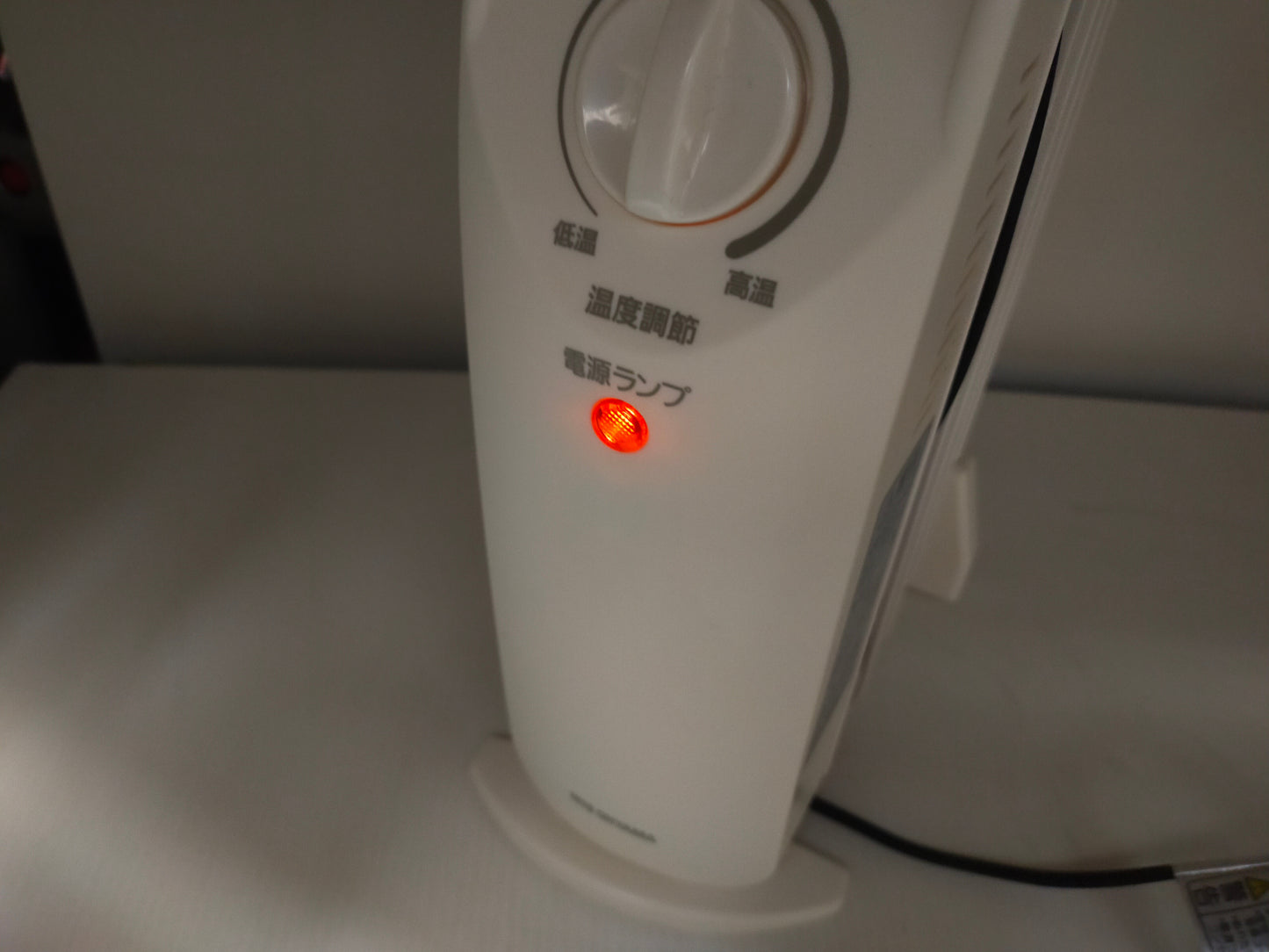 【サテライト】 ミニオイルヒ-タ- アイリスオーヤマ 500W KOH-50M-W  2021年製