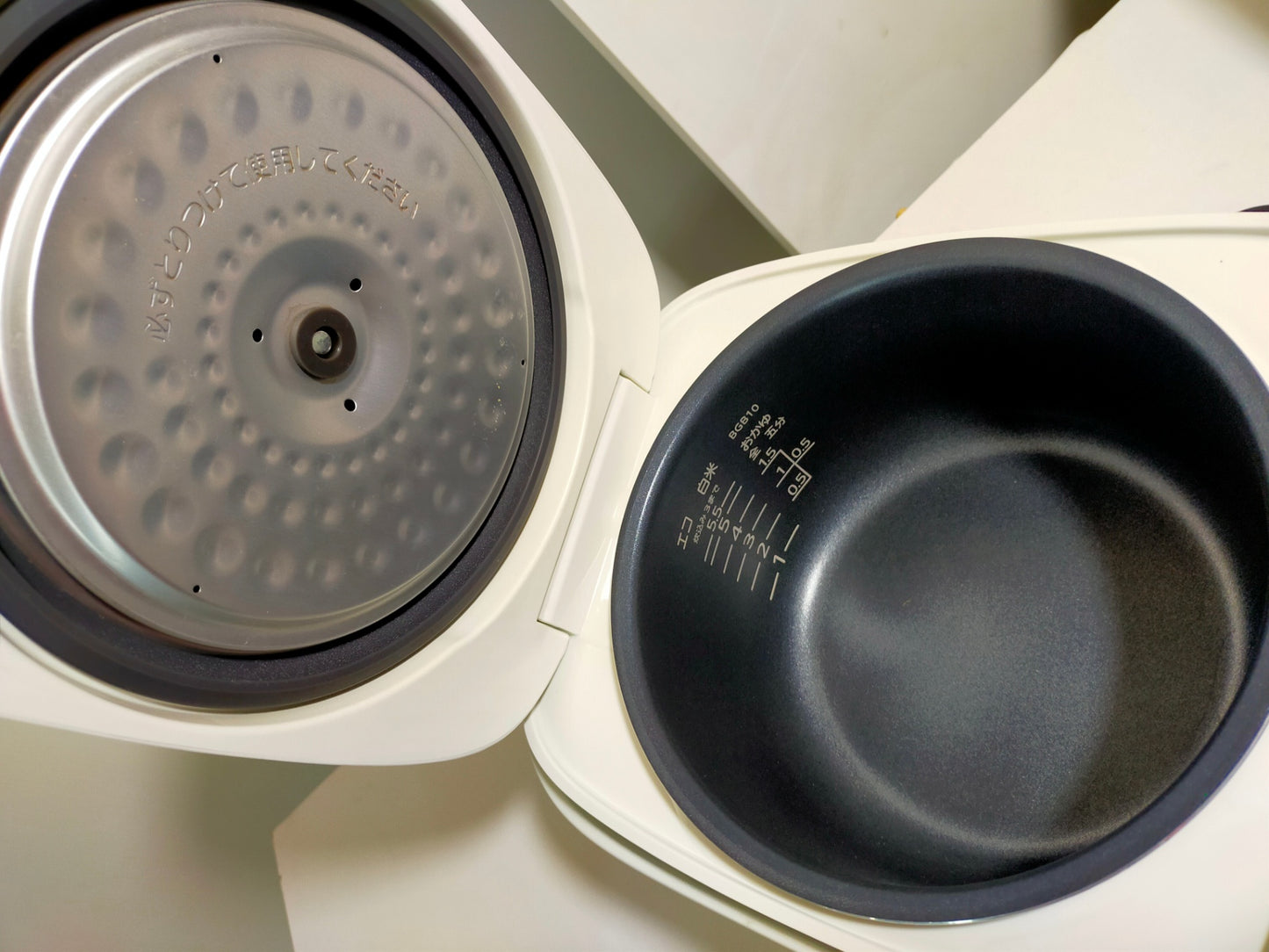 【サテライト】 炊飯器 タイガー 5.5合炊き JBH-G102-W  2024年製