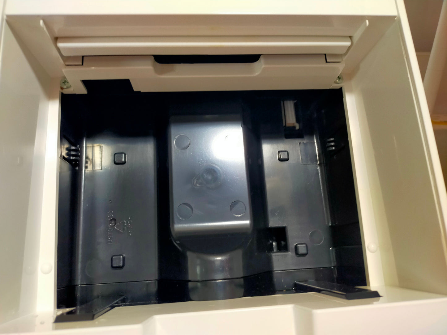 【サテライト】 除湿器 アイリスオーヤマ コンプレッサー式 5.6L IJC-J56-W  2021年製
