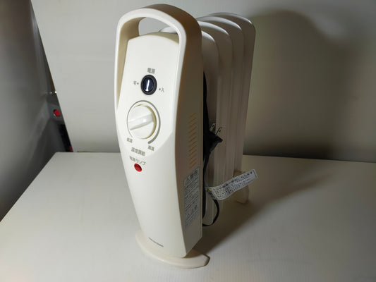 【サテライト】 ミニオイルヒ-タ- アイリスオーヤマ 500W KOH-50M-W  2021年製