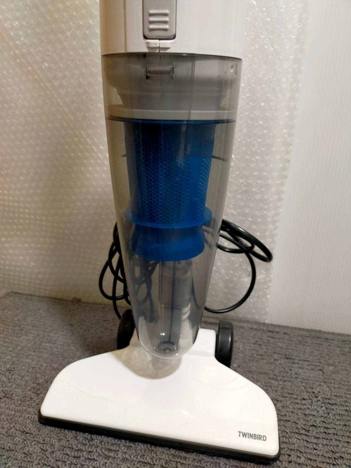 【サテライト】 スティッククリーナー ツインバード サイクロン TC-EA35-W  2024年製