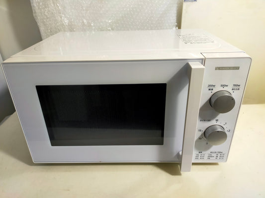 【サテライト】 電子レンジ ヤマダ電機 17L YMW-M17JW6  2022年製