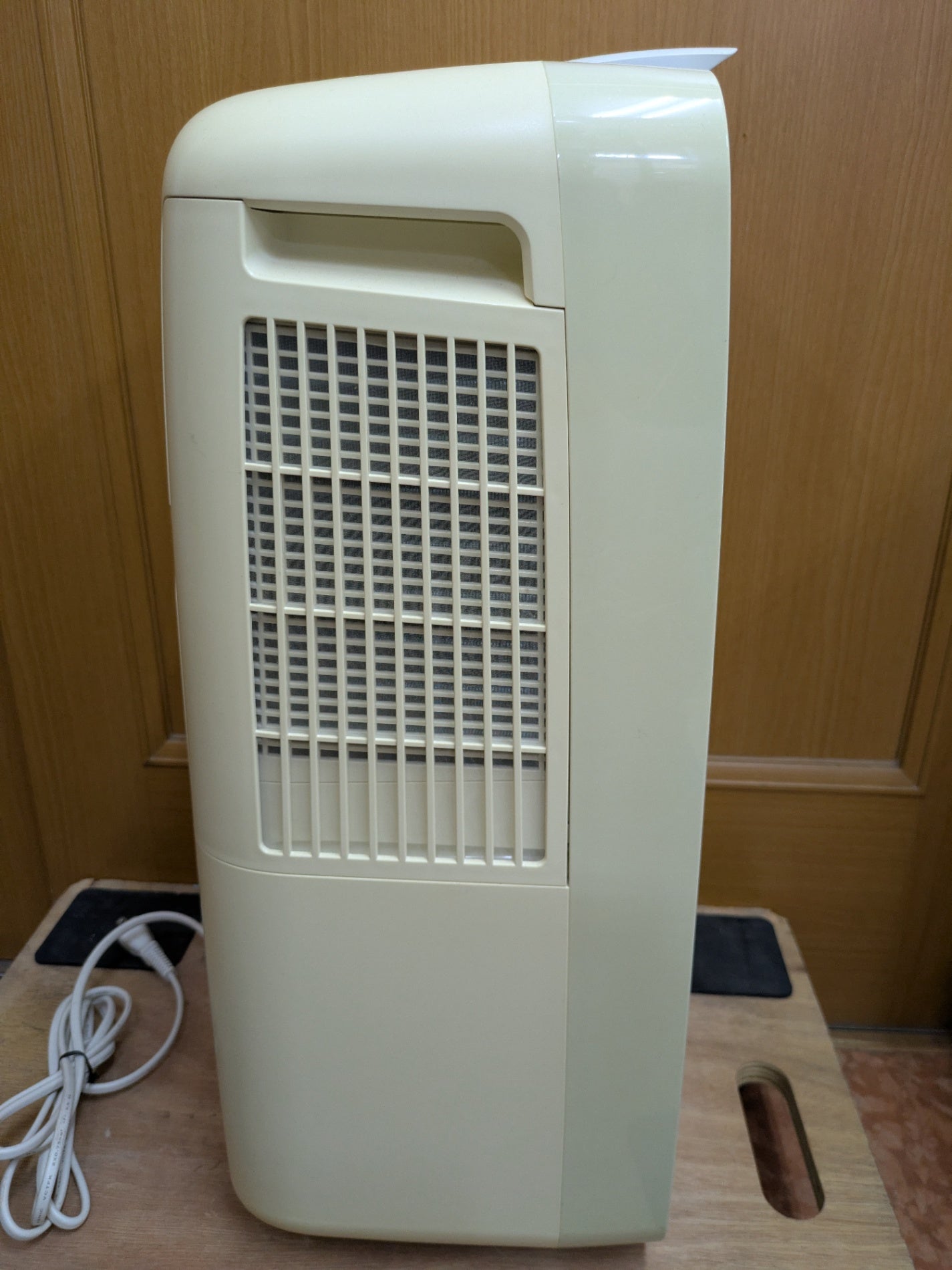 【深草店】 SHARP 冷風・衣類乾燥除湿機 コンパクトクール CM-L100  2020年年製