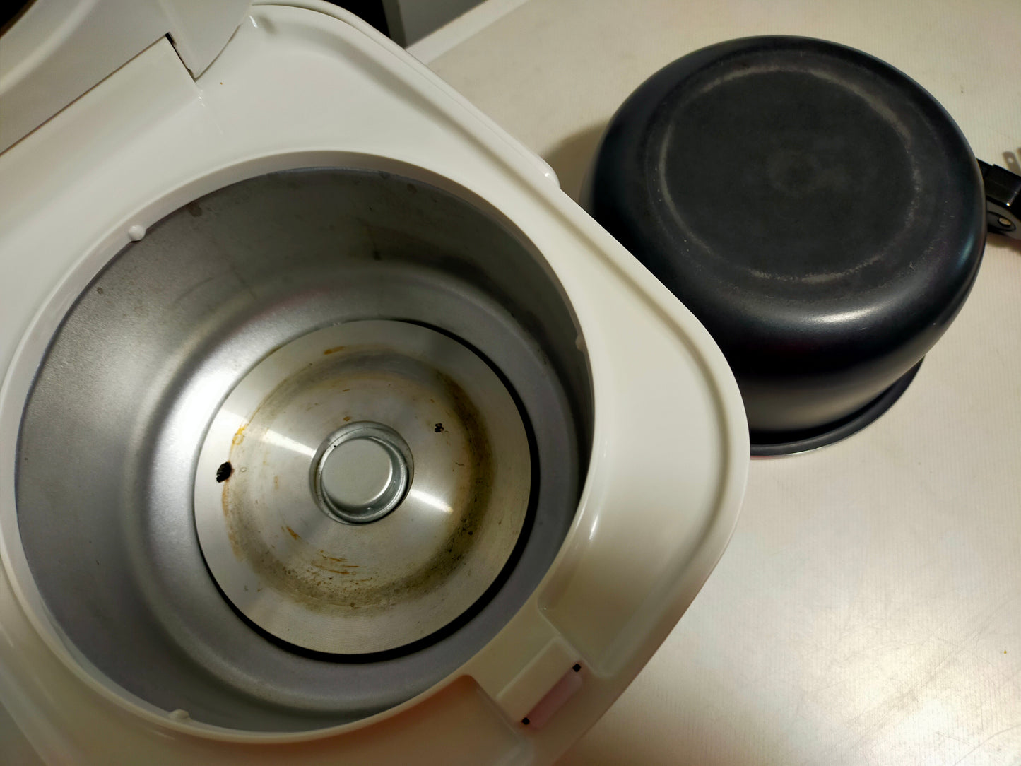 【サテライト】 炊飯器 アイリスオーヤマ 3合炊き RC-ME30-W  2021年製
