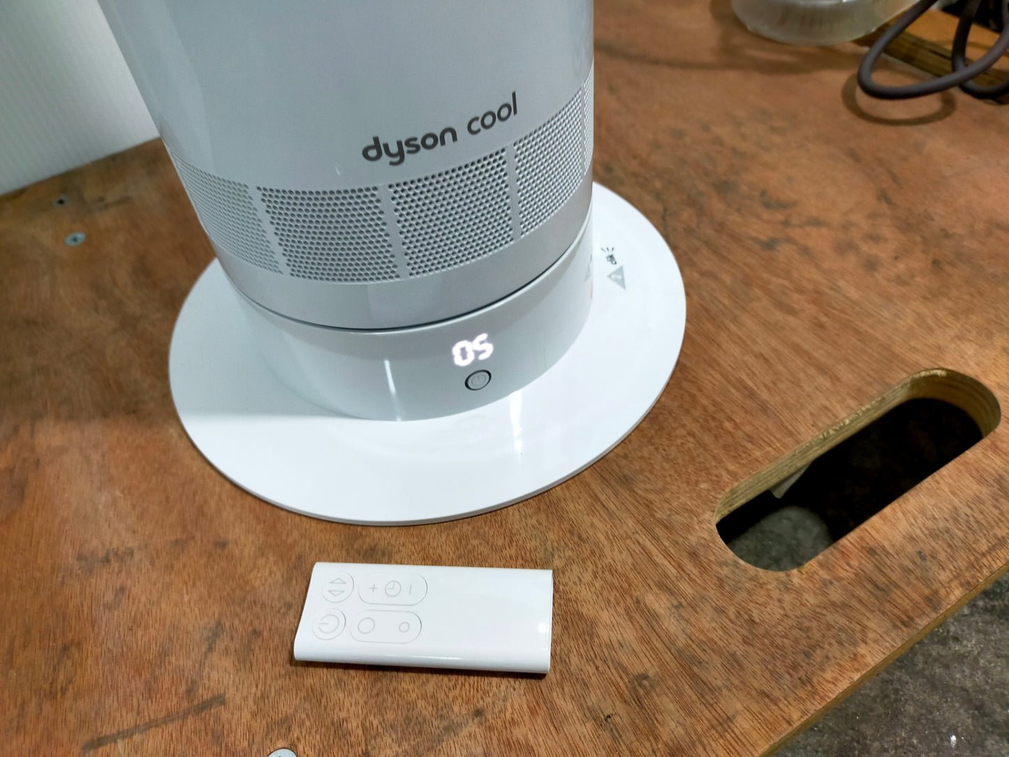 【サテライト】 タワーファン ダイソン Dyson Cool AM07  2022年製