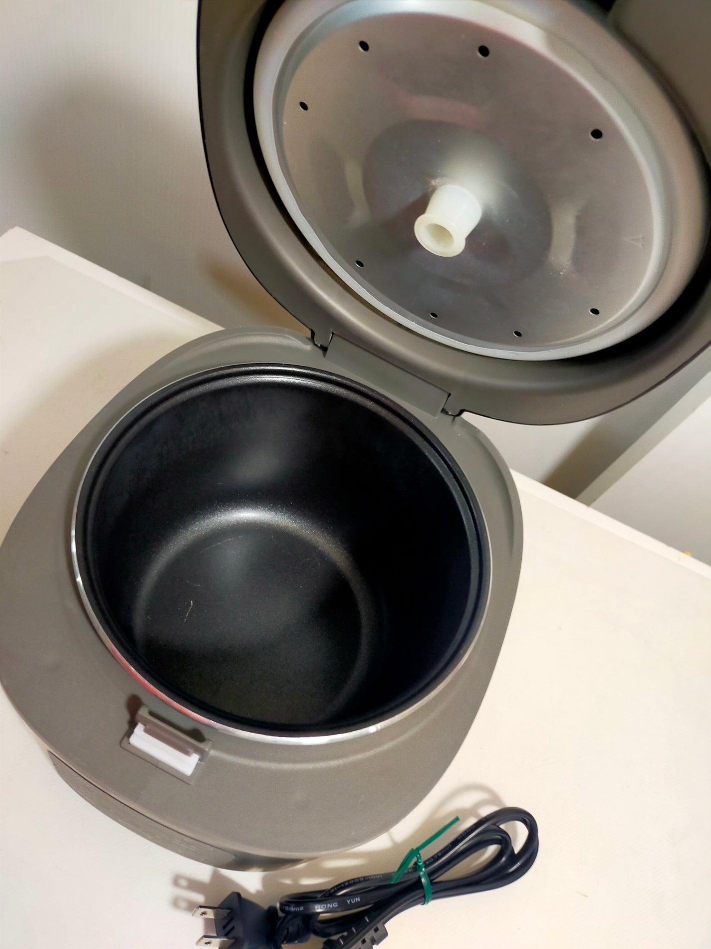 【サテライト】 炊飯器 ヒロコーポレーション 3合炊き HK-CRC03  2024年製
