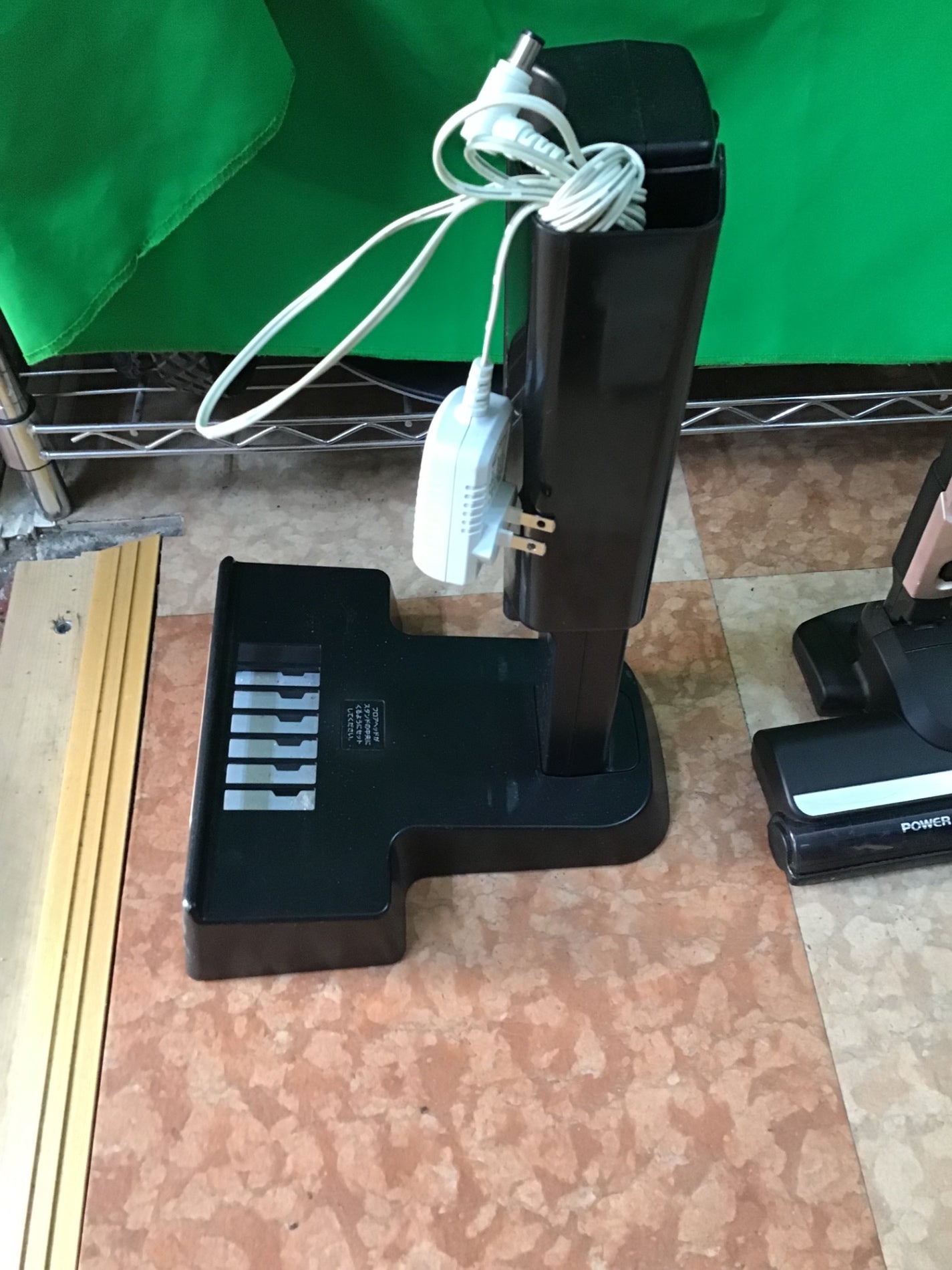 【深草店】 【掃除機+ダストパックセット】 アイリスオーヤマ 掃除機 紙パック式スティッククリーナー 軽量 1.6kg モップ付き KIC-SLDCP6  2020年製年製